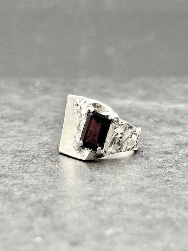 Red garnet signet ring - Black Rock Jewel