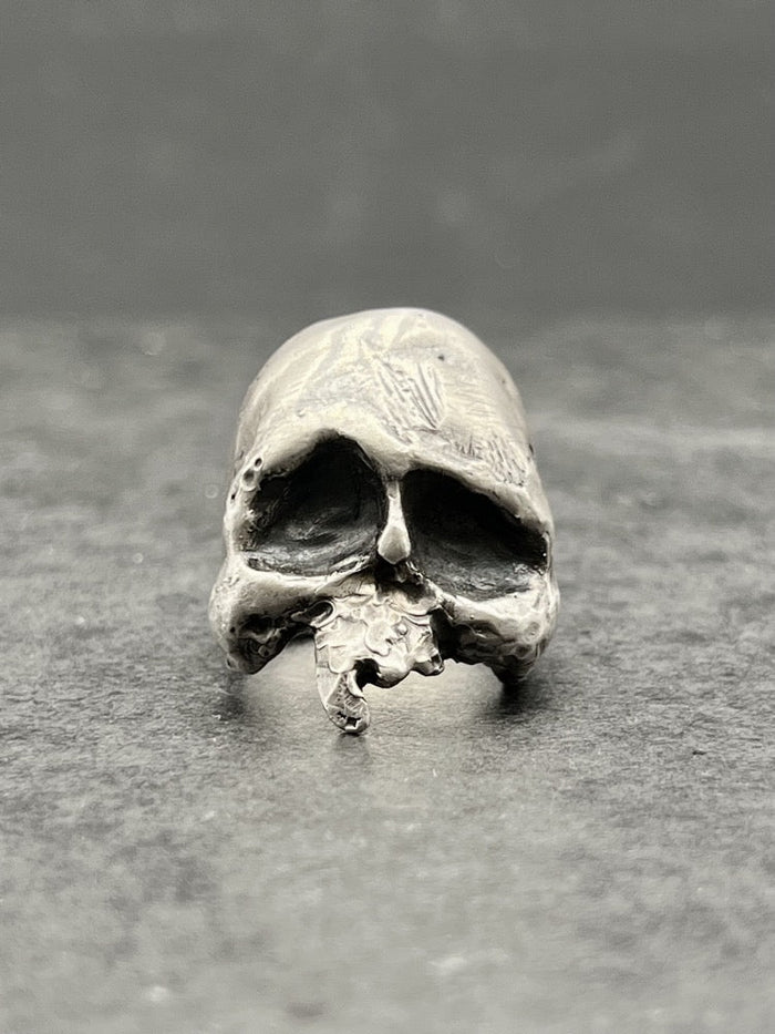 The skull ring - Black Rock Jewel