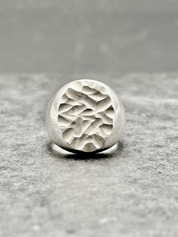 Big signet ring diamant carving - Black Rock Jewel