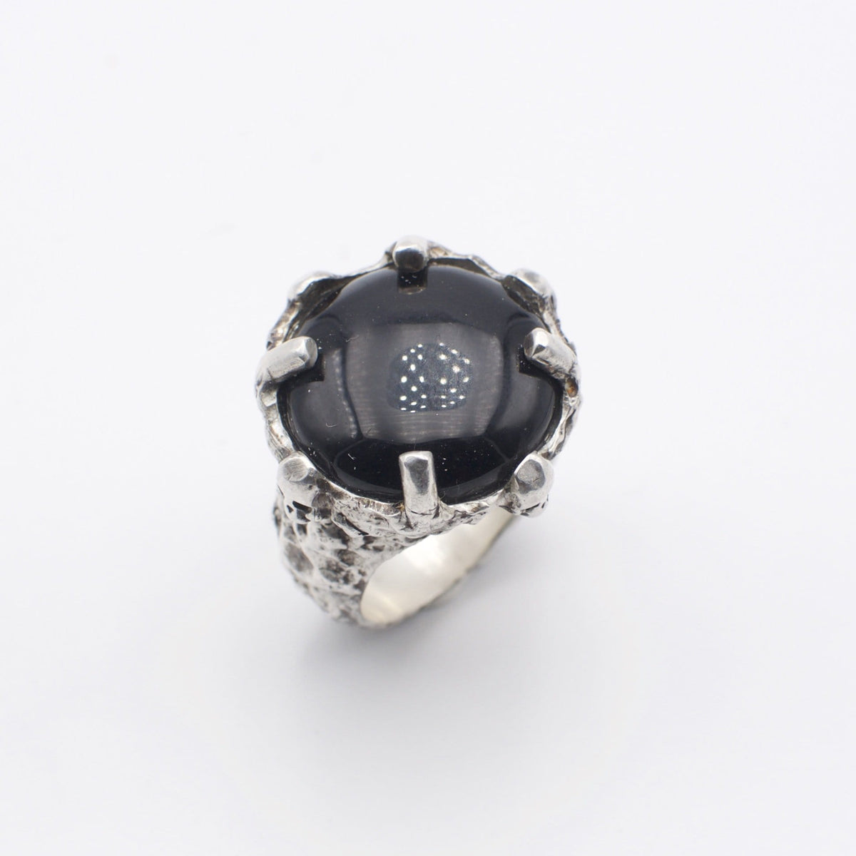 Men´s ring Onyx stone with skulls - Black Rock Jewel