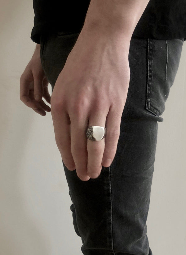 Men's ring Signet crunch - Black Rock Jewel