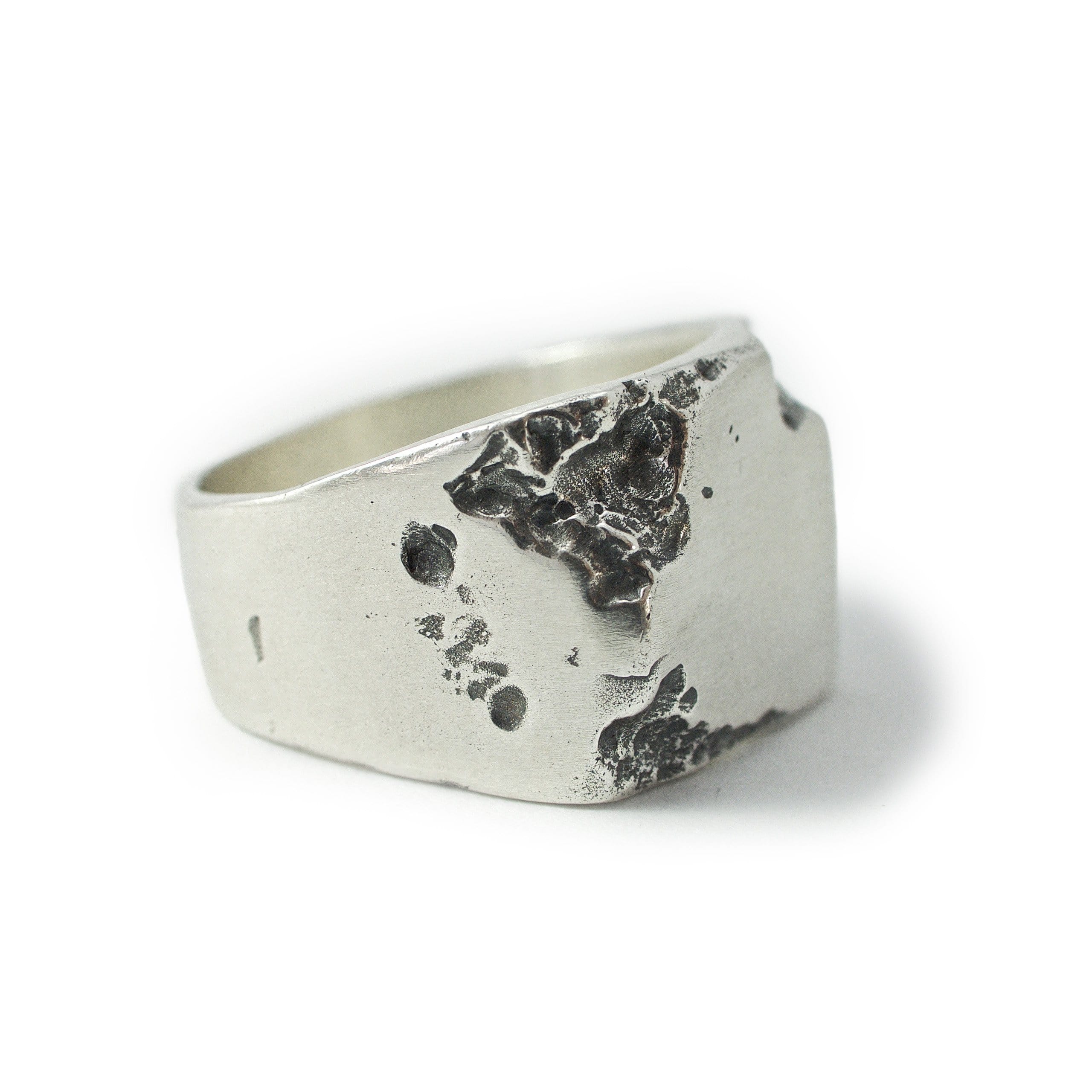 Men's ring Signet eroded - Black Rock Jewel
