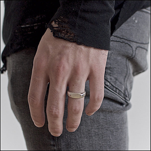 Men's ring Signet rounded thin - Black Rock Jewel