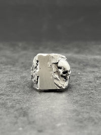 Skull ring signet style - Black Rock Jewel